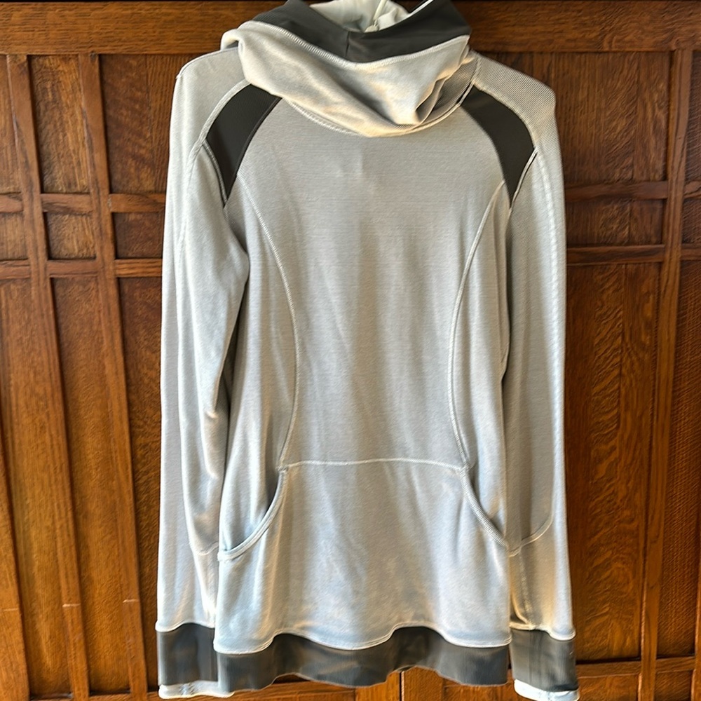 Lululemon hooded running pullover